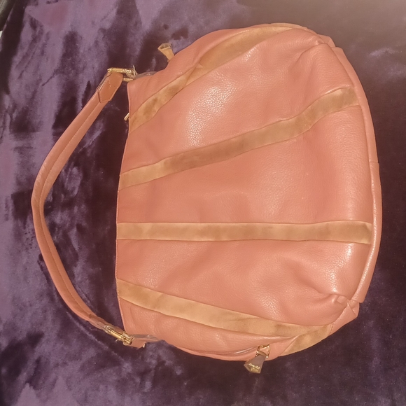 Aimee Kestenberg - Picture 1 of 5